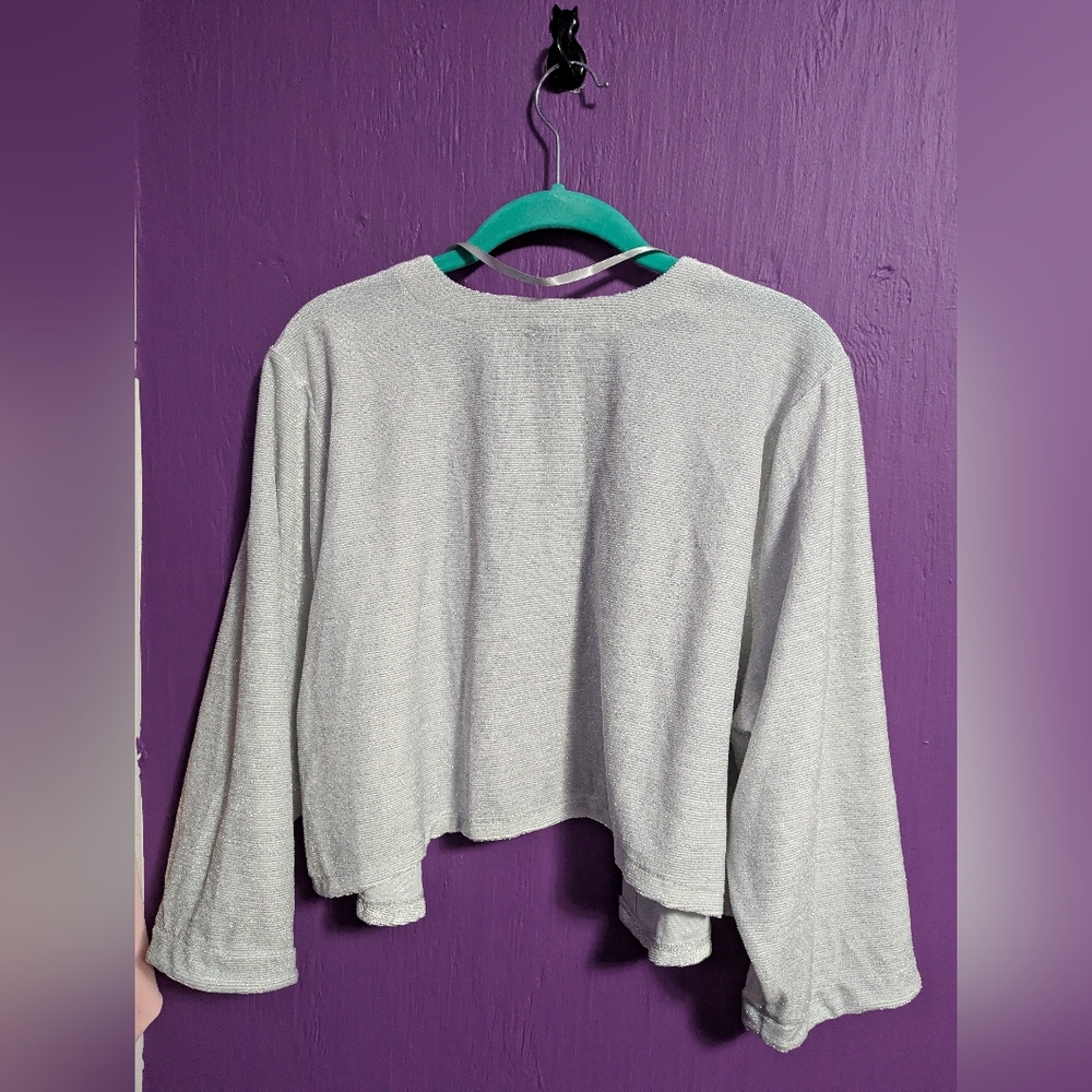 33. Torrid Grey Metallic Shrug Sweater Knit Cropped Cardigan 3X 22 24 - Picture 4 of 4